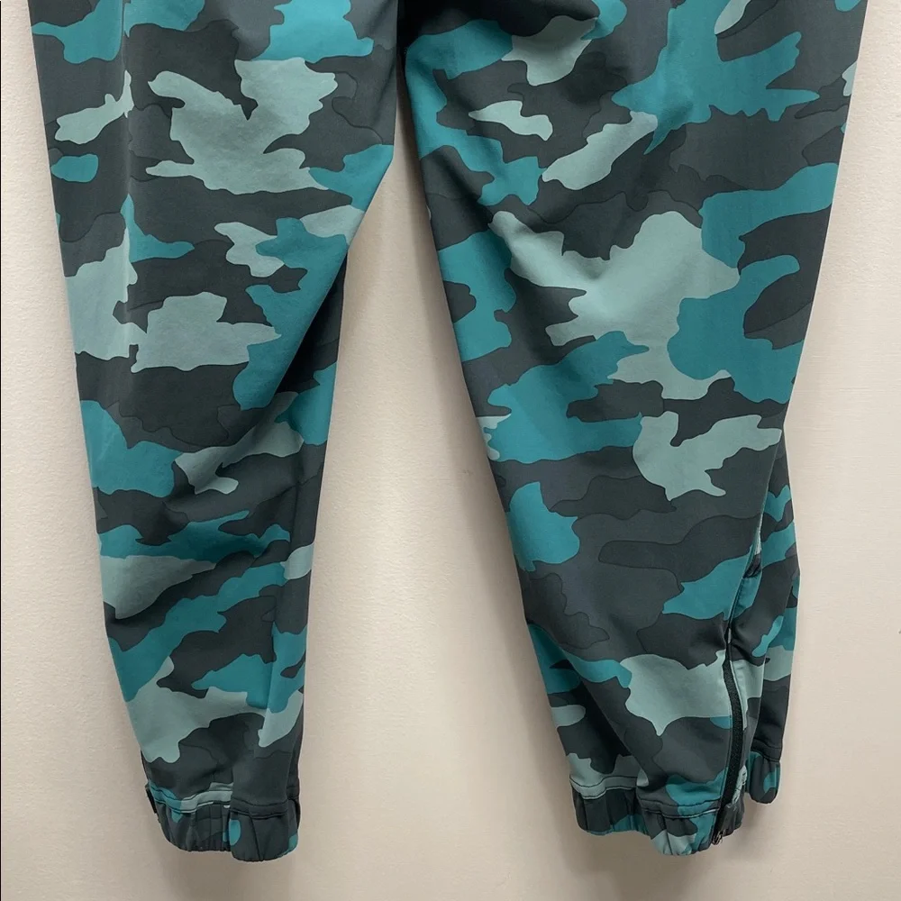 NWOT Lululemon Adapted High Rise Cropped Jogger Heritage 365 Camo Tidewater Teal